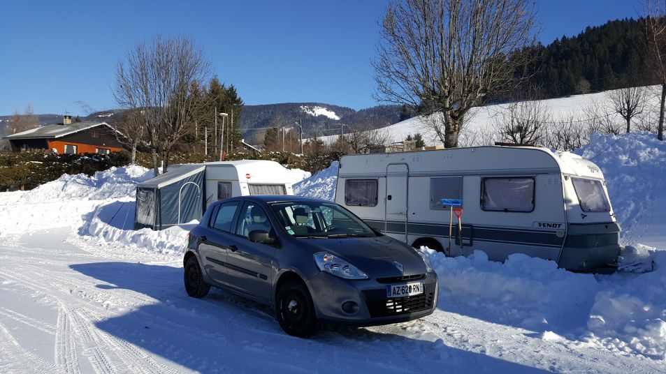 emplacement caravanne ou camping car au camping le Vercors autans hiver 